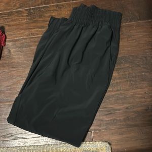 Vuori Pants Womens Medium Black Villa Joggers Lightweight Athleisure Activewear